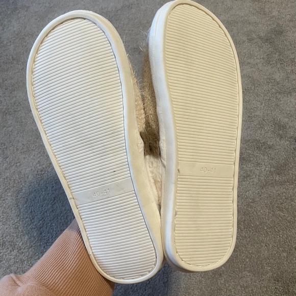 5 for $20: Fuzzy slippers - Picture 6 of 6